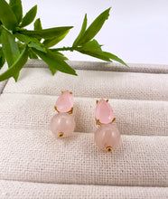 Load image into Gallery viewer, Light pink drop pink quartzo earrings
