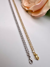 Load image into Gallery viewer, Small delicate diamond baguette bracelet
