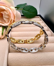 Load image into Gallery viewer, Studded luxury trend link bracelet
