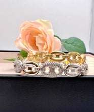 Load image into Gallery viewer, Studded luxury trend link bracelet
