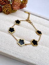 Load image into Gallery viewer, Small clover black  inspired bracelet
