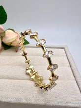 Load image into Gallery viewer, Open spring bracelet with diamond zirconia baguettes
