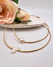 Load image into Gallery viewer, Gold plated straw necklace with detail
