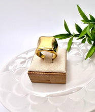 Load image into Gallery viewer, Rectangular classic ring
