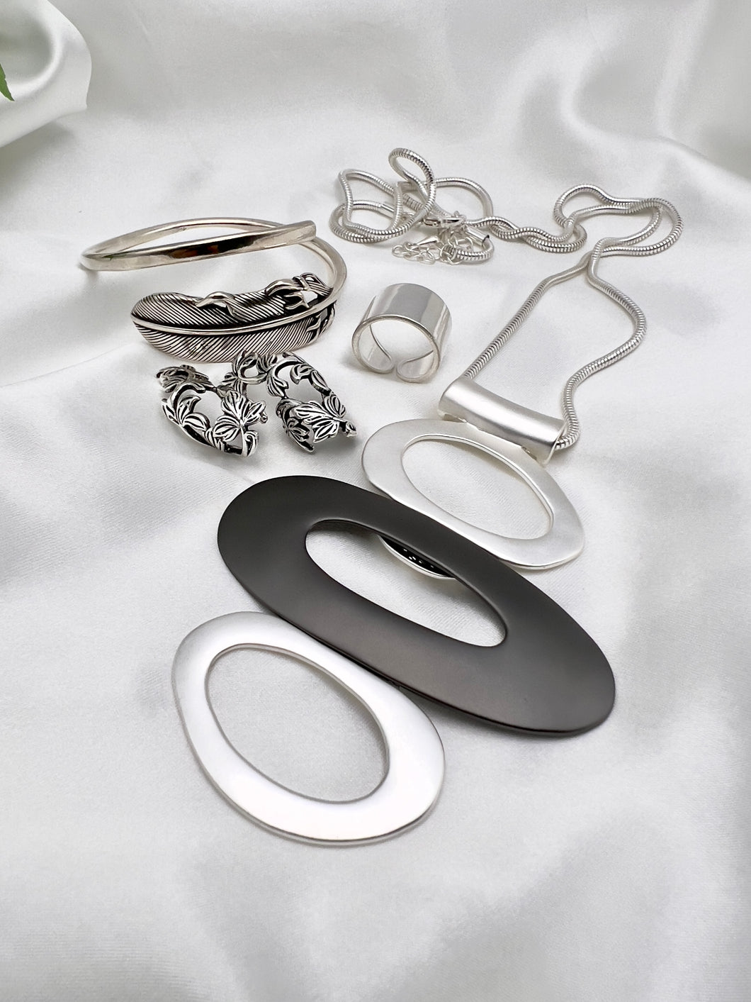 Brushed silver graphite detail long necklace