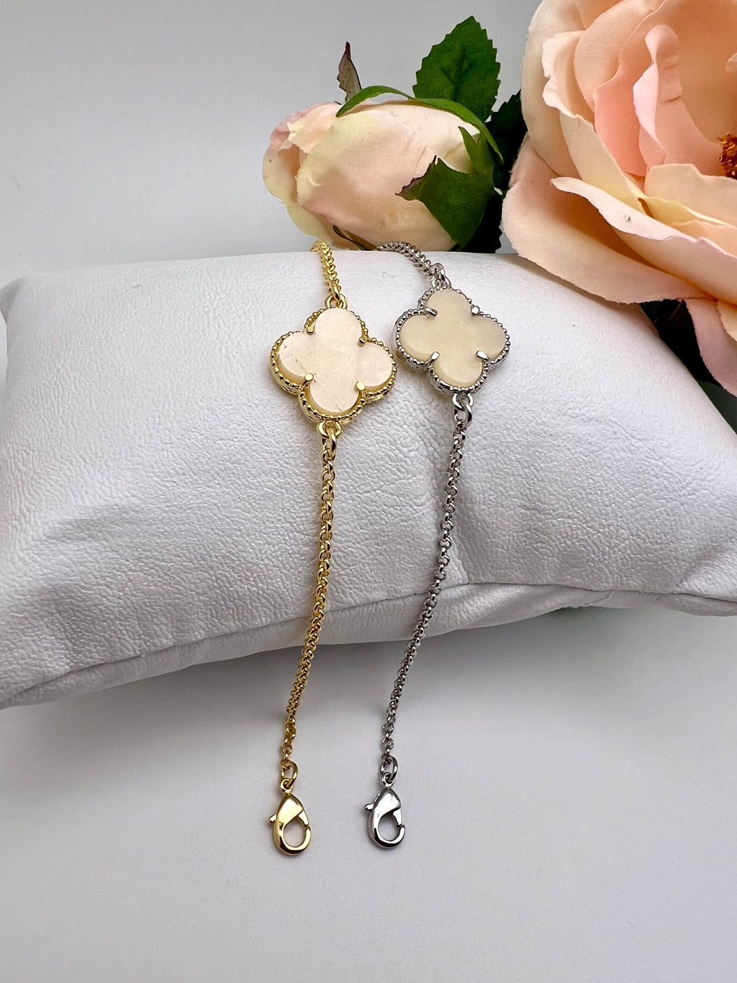 Solitaire VC flat clover bracelet