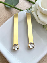 Load image into Gallery viewer, Elegant bar cz stud earrings
