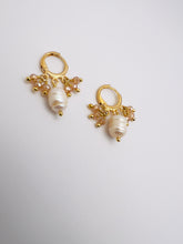 Load image into Gallery viewer, Freshwater pearl and crystal hoop earrings
