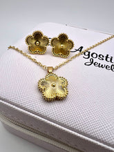 Load image into Gallery viewer, Famous clover gold plated inspired set
