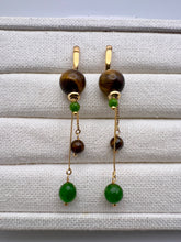 Load image into Gallery viewer, Long earrings eye of tiger and emerald jade
