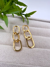 Load image into Gallery viewer, High-end 3-link earrings Valentina Collection
