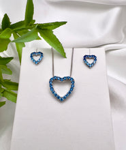 Load image into Gallery viewer, Blue cz heart shape fine finish set
