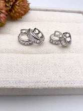 Load image into Gallery viewer, Set of 2 Rhodium-plated hoop earrings made with zirconia baguettes
