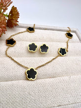 Load image into Gallery viewer, Small clover black  inspired set
