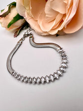 Load image into Gallery viewer, German thread and crystal navettes bracelet

