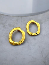 Load image into Gallery viewer, Organic open large earrings
