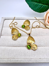 Load image into Gallery viewer, Butterfly with natural gemstone jewelry set
