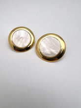 Load image into Gallery viewer, Round mother of pearl gold plated earrings
