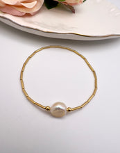 Load image into Gallery viewer, Gold plated straw bracelet with detail
