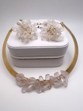 Load image into Gallery viewer, Set choker necklace and earrings with crystal gravel
