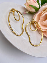 Load image into Gallery viewer, Organic knot Seductive Collection earrings
