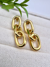 Load image into Gallery viewer, Paperclip 3 links gold plated  earrings
