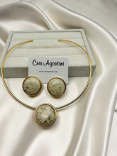 Load image into Gallery viewer, Round cabochon pendant choker necklace and stud earrings set
