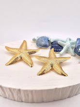 Load image into Gallery viewer, Printed starfish medium earrings
