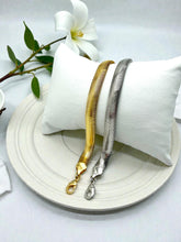 Load image into Gallery viewer, Thick mesh German 7mm thread bracelet
