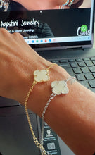 Load image into Gallery viewer, Solitaire VC flat clover bracelet
