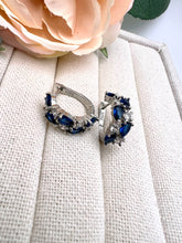 Load image into Gallery viewer, Classic princess high quality cz diamond earrings
