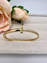 Load image into Gallery viewer, Inspired fine Tify cz lock bracelet
