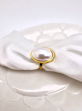 Load image into Gallery viewer, Oval pearl ring gold plated
