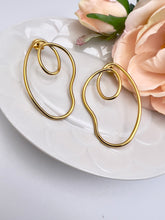 Load image into Gallery viewer, Organic knot Seductive Collection earrings
