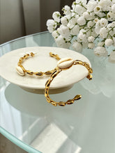Load image into Gallery viewer, Large coastal shell hoop earrings
