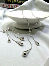 Load image into Gallery viewer, Tie jewelry set with teardrop shapes at the ends
