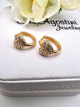 Load image into Gallery viewer, Heart detail cz  in front hoop earrings
