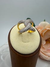 Load image into Gallery viewer, Studded knot on top ring
