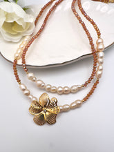 Load image into Gallery viewer, Dulce de leche crystal  freshwater flower pendant necklace
