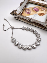 Load image into Gallery viewer, Adjustable zirconia diamond heart bracelet
