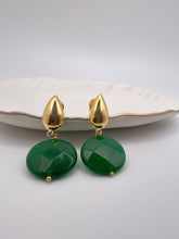 Load image into Gallery viewer, Green agate coin drop base earrings
