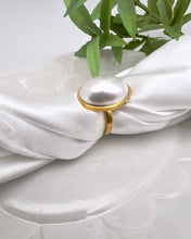 Load image into Gallery viewer, Oval pearl ring gold plated
