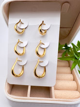 Load image into Gallery viewer, Set of 3 horseshoe shape earrings for 3 ear holes
