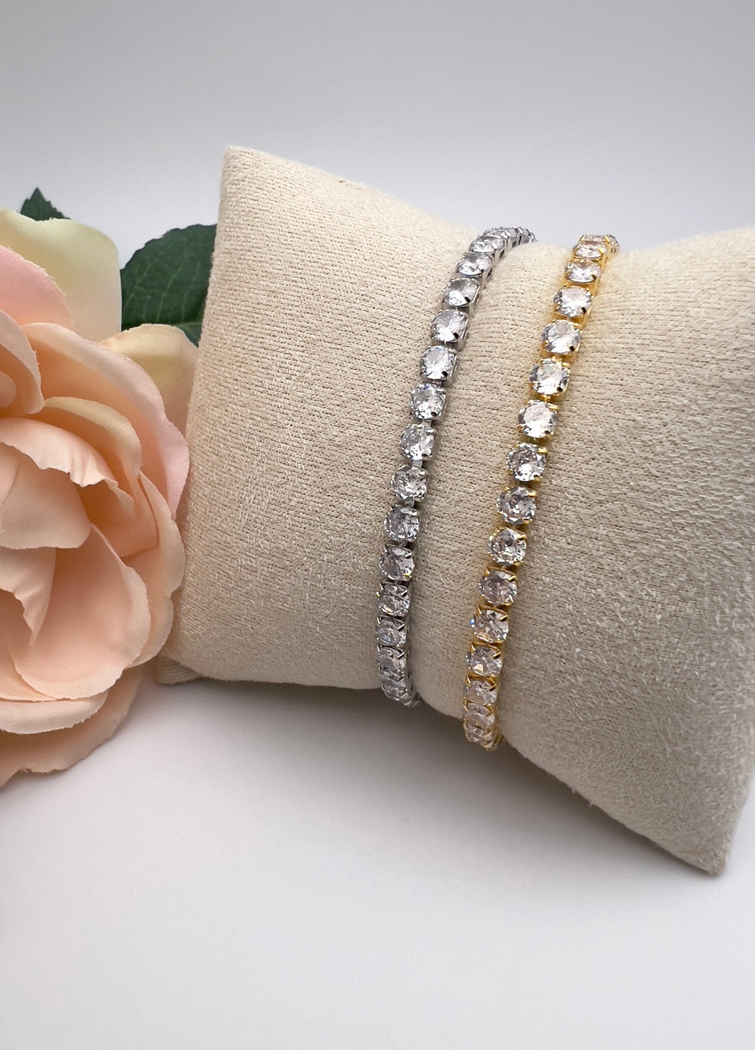 Tennis bracelet 4mm cz fold over clasp Valentina