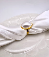 Load image into Gallery viewer, Oval pearl ring gold plated
