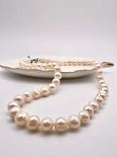 Load image into Gallery viewer, Classic freshwater 8 mm pearl necklace
