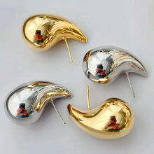 Load image into Gallery viewer, Vintage inspired teardrop gold plated earrings
