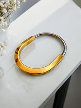Load image into Gallery viewer, Statement bracelet inspired by Tiffy
