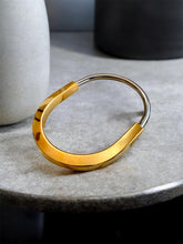 Load image into Gallery viewer, Statement bracelet inspired by Tiffy
