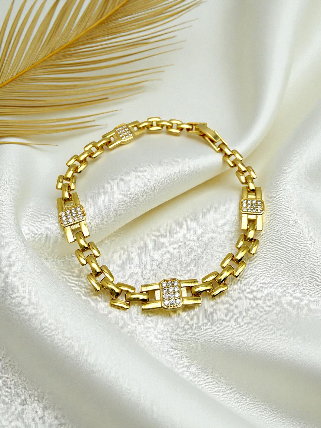 Mesh watch strap diamond details bracelet